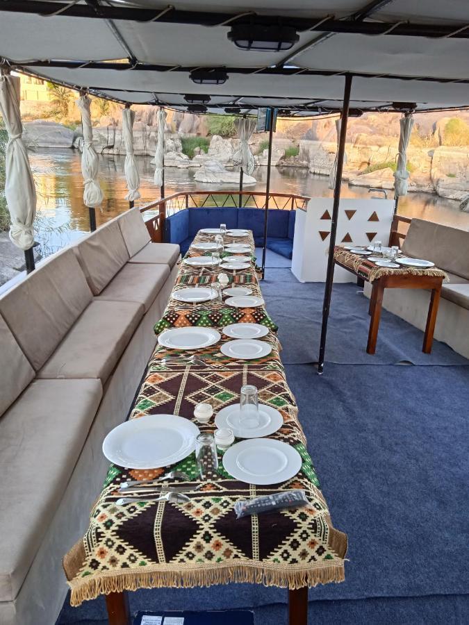 Houseboat Hotel And Nile Cruises Zainoba アスワン エクステリア 写真