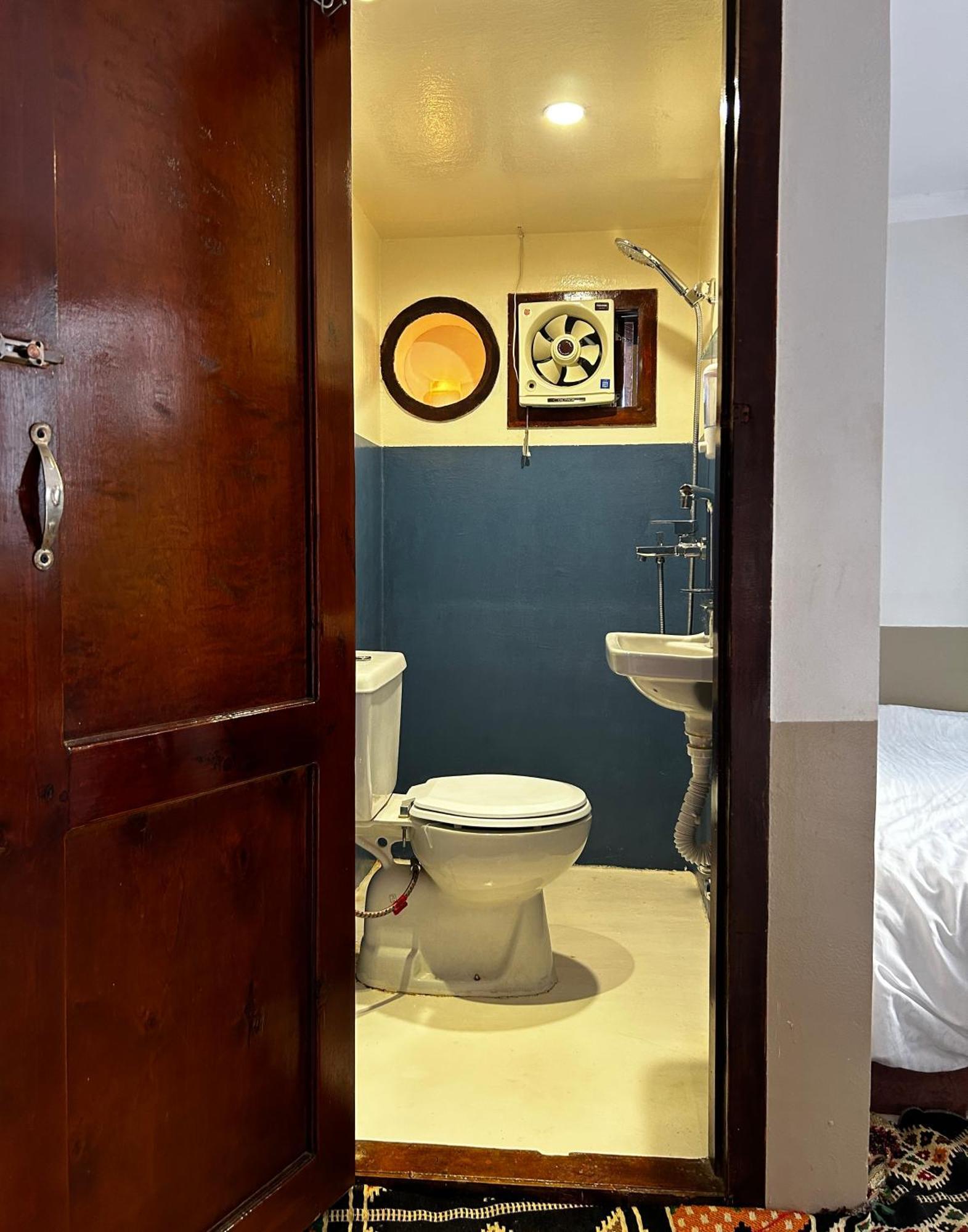 Houseboat Hotel And Nile Cruises Zainoba アスワン エクステリア 写真