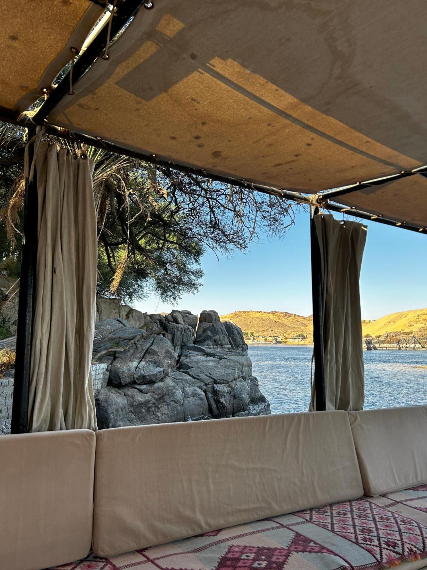 Houseboat Hotel And Nile Cruises Zainoba アスワン エクステリア 写真