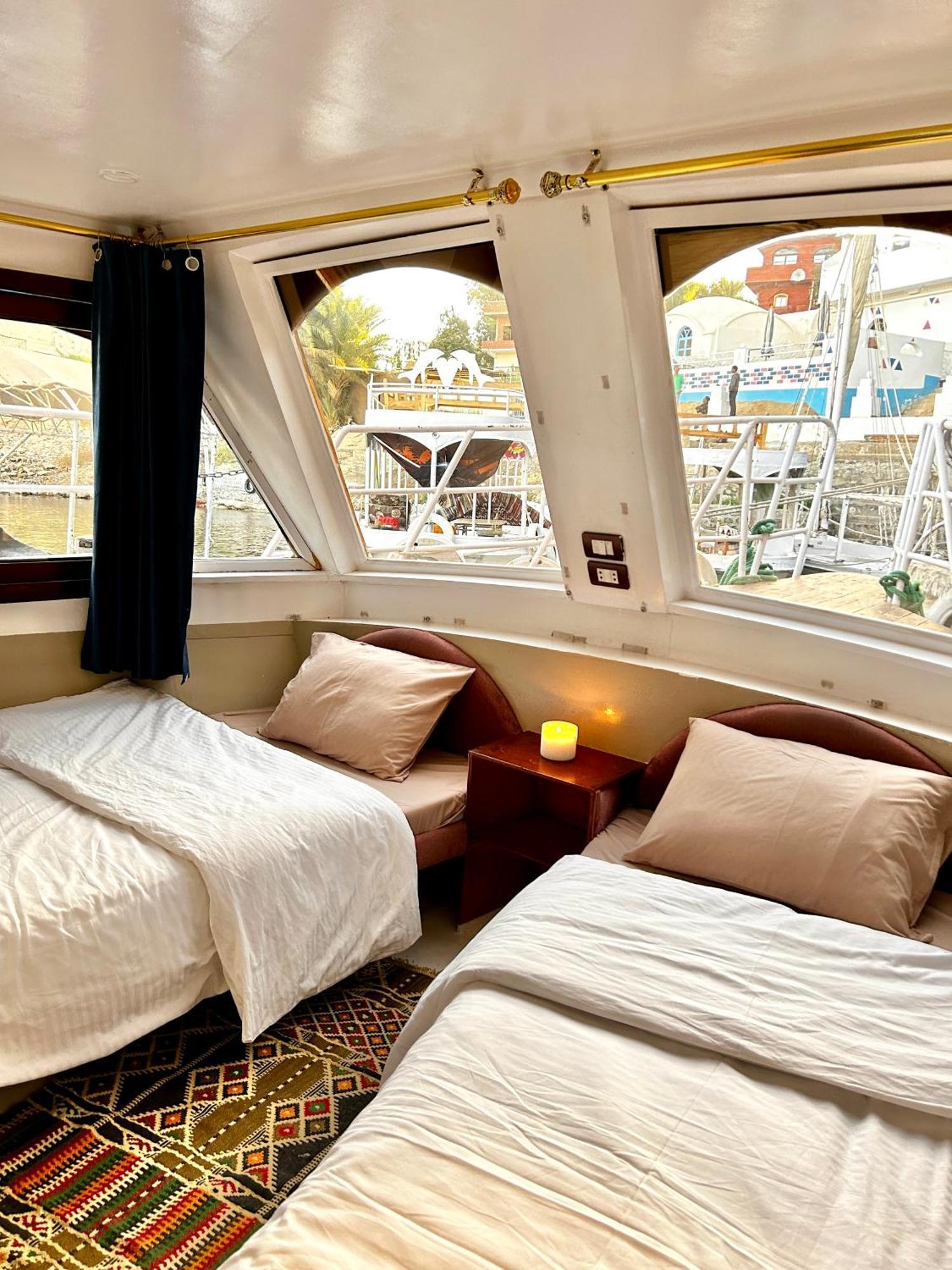Houseboat Hotel And Nile Cruises Zainoba アスワン エクステリア 写真